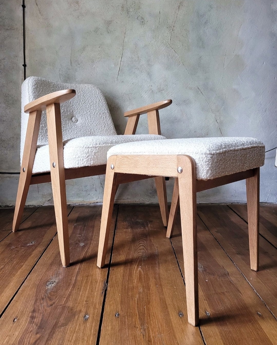 Fotel Chierowski 366 z podnóżkiem PRL Design Vintage polish armchair with footrest mid century