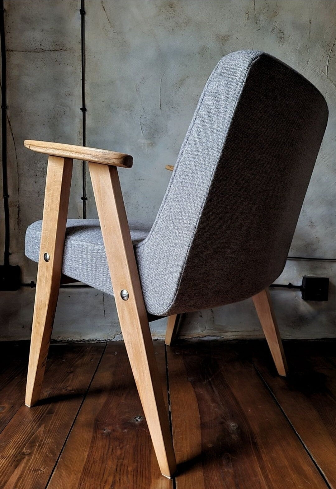 Fotel Chierowski 366 z podnóżkiem PRL Design Vintage polish armchair with footrest mid century