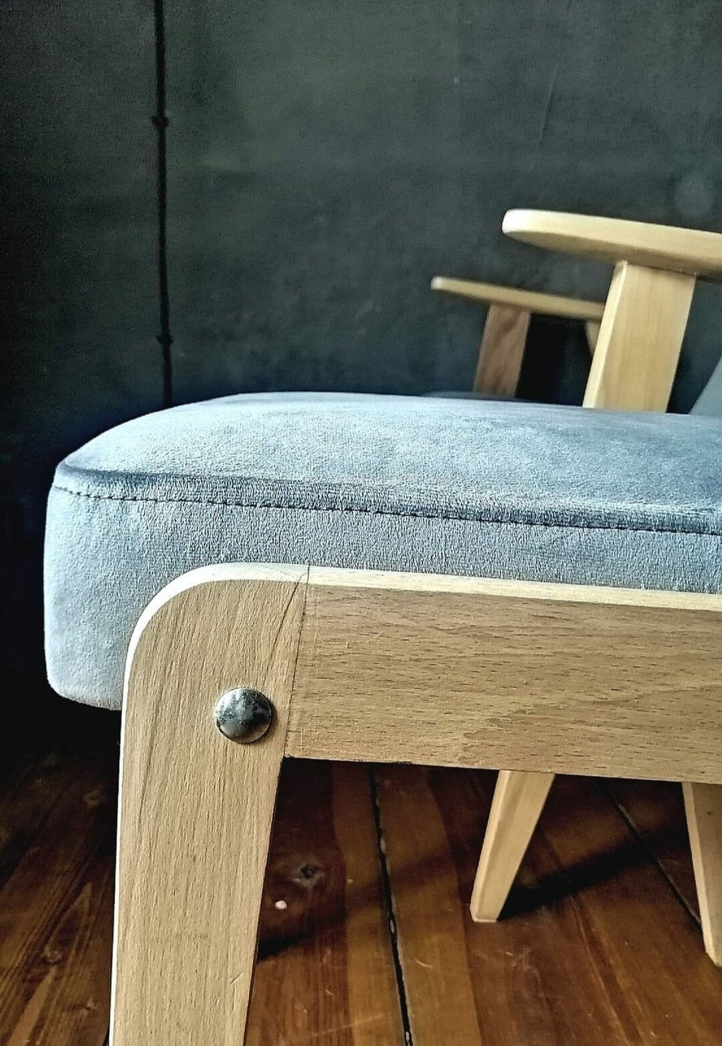 Fotel Chierowski 366 z podnóżkiem PRL Design Vintage polish armchair with footrest mid century