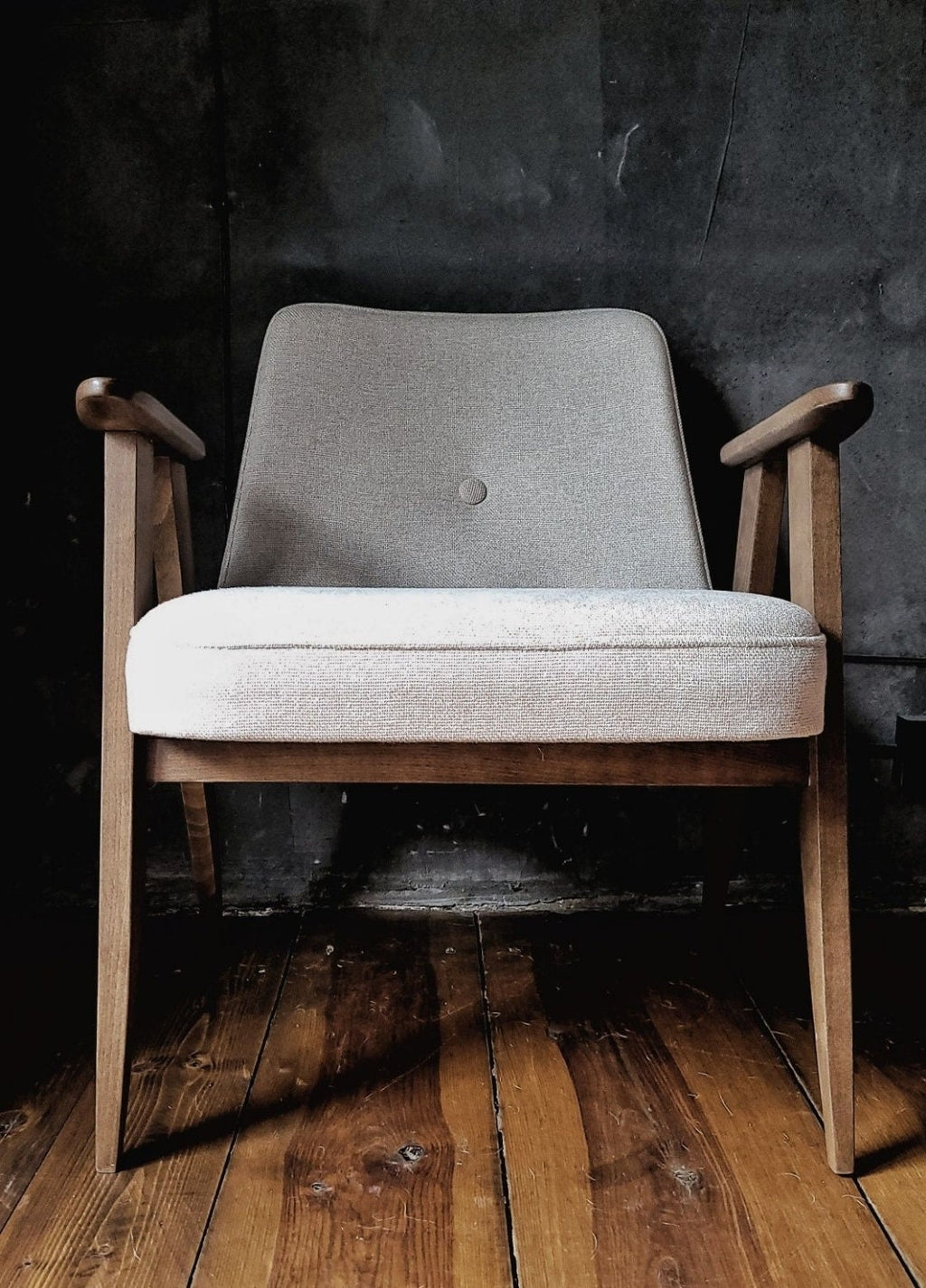 Fotel Chierowski 366 z podnóżkiem PRL Design Vintage polish armchair with footrest mid century