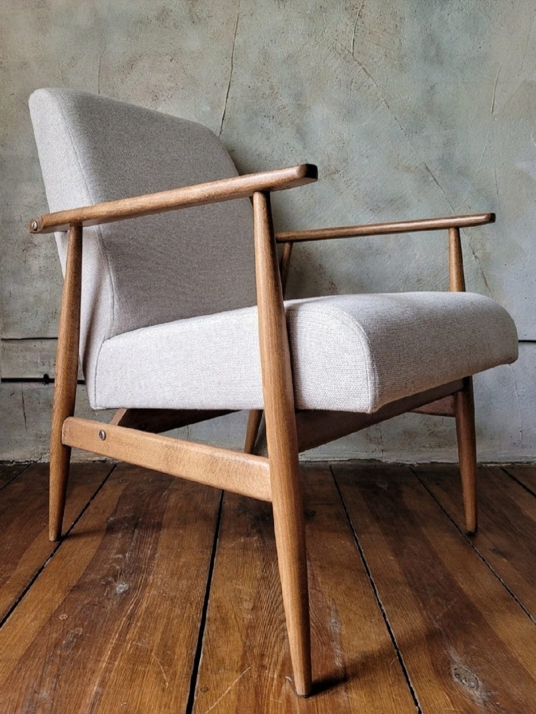Fotel Lisek 300-190 PRL Design Vintage polish armchair mid century