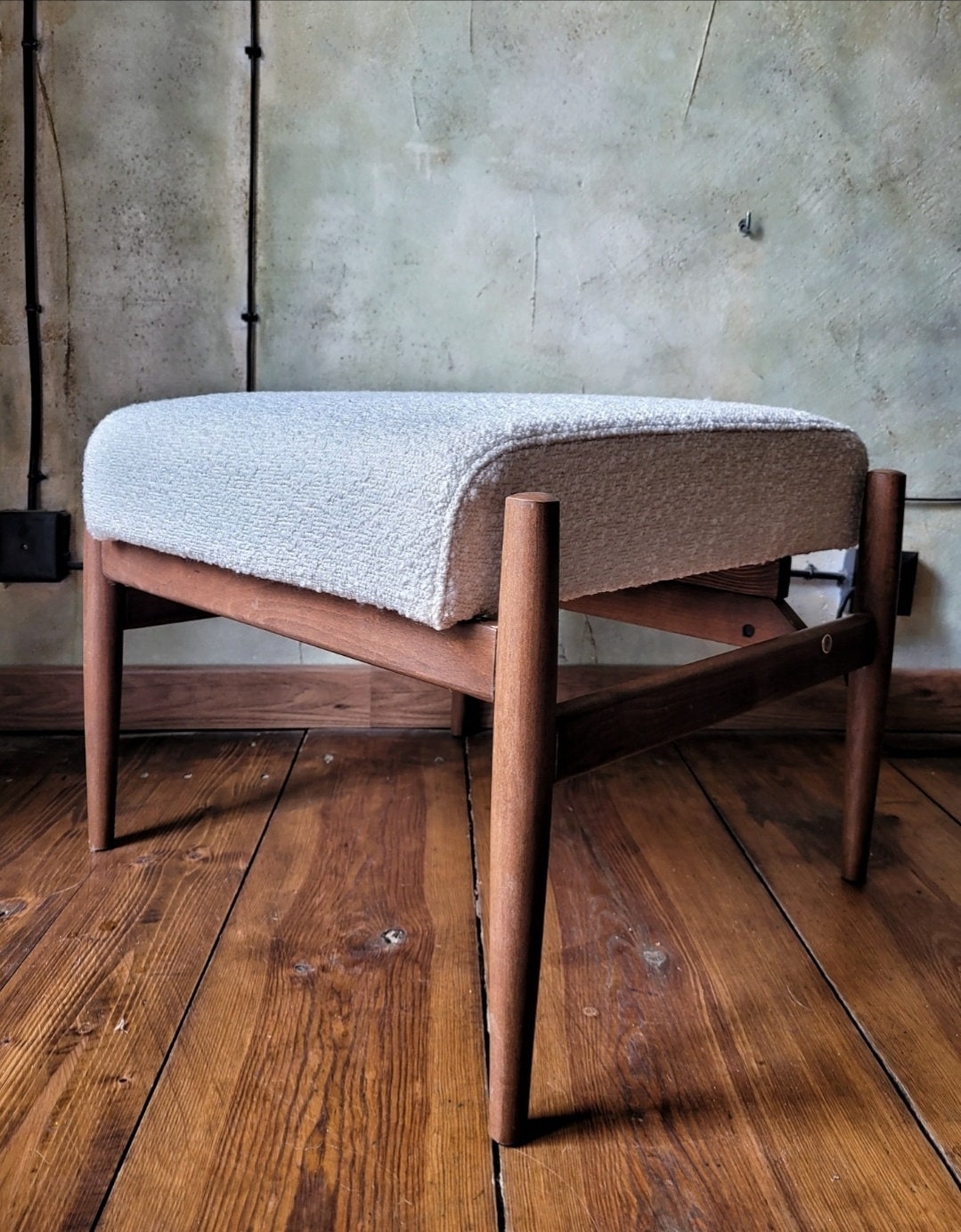 Fotel Lisek 300-190 PRL Design Vintage polish armchair with footrest mid century