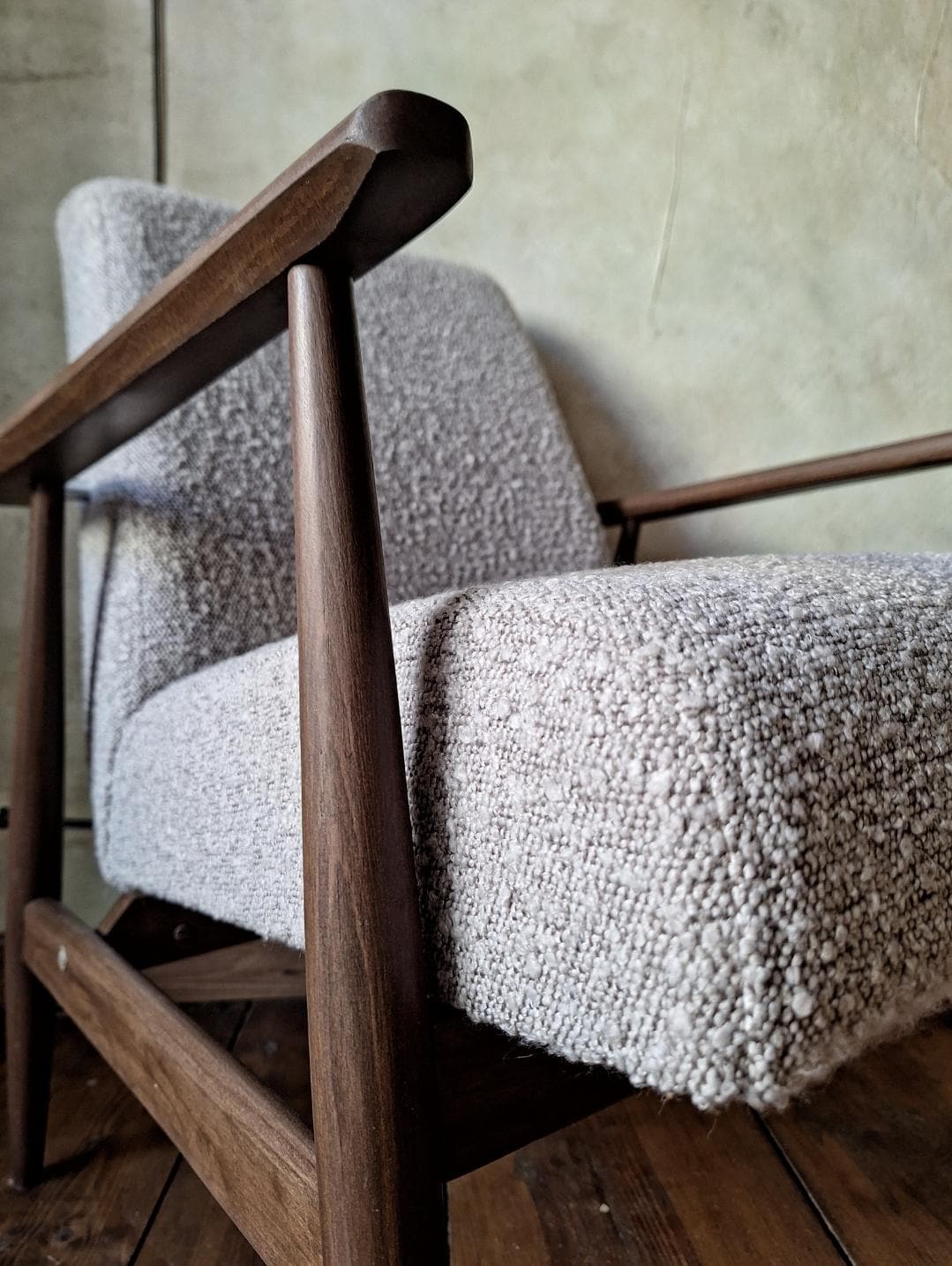 Fotel Lisek 300-190 PRL Design Vintage polish armchair mid century