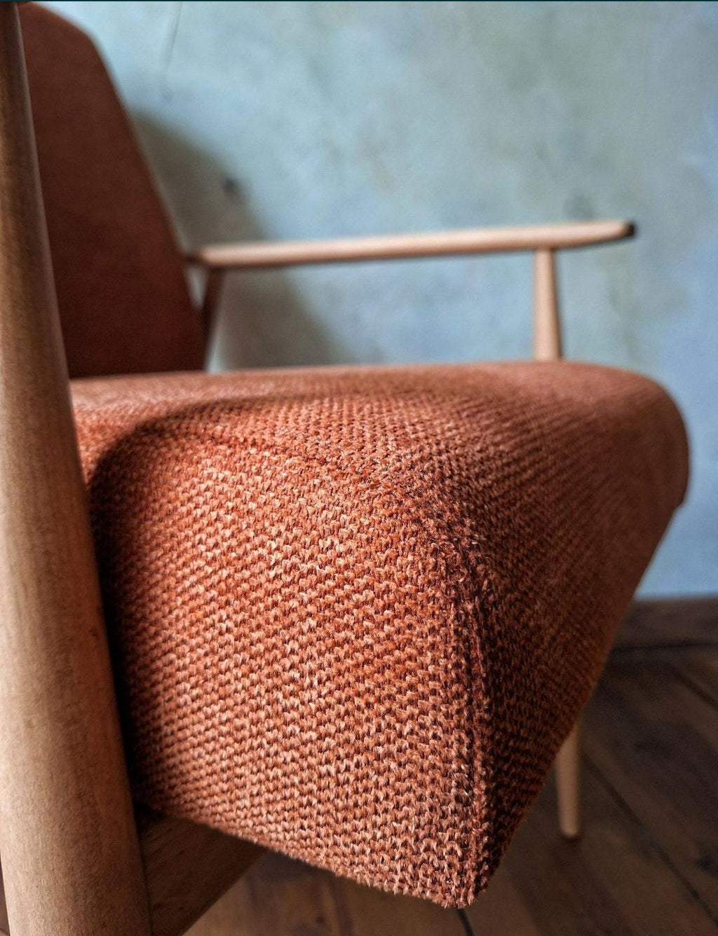 Fotel Lisek 300-190 PRL Design Vintage polish armchair mid century