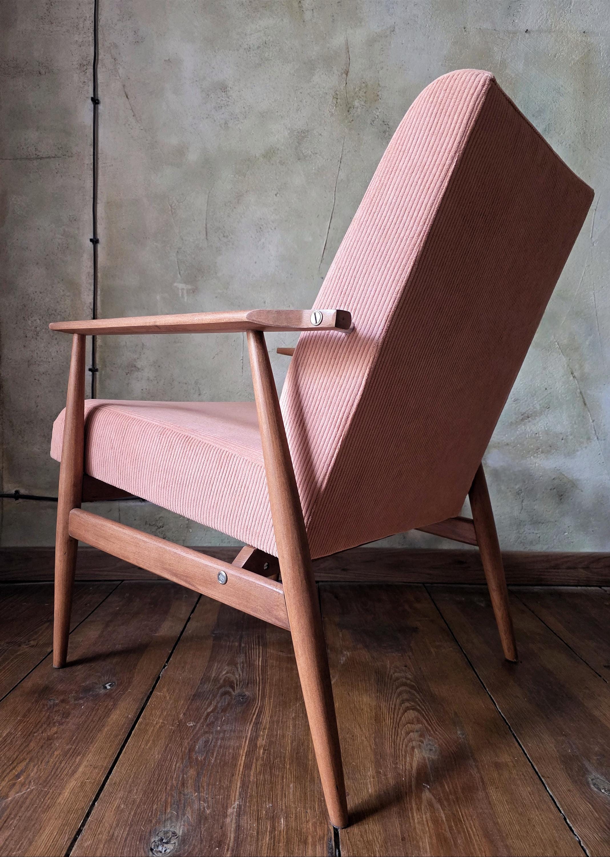Fotel Lisek 300-190 PRL Design Vintage polish armchair mid century