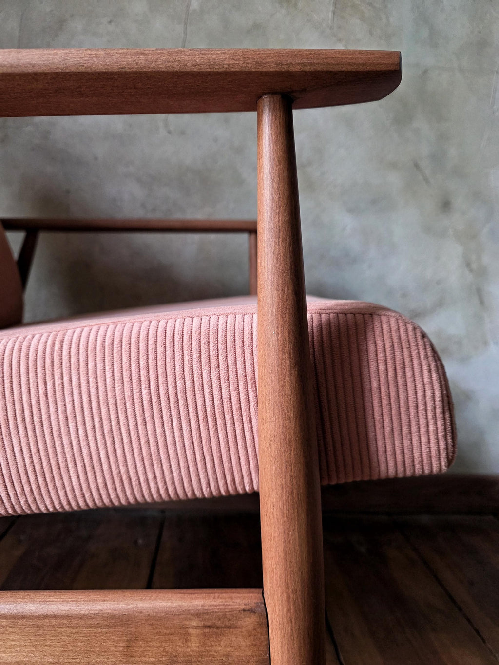 Fotel Lisek 300-190 PRL Design Vintage polish armchair mid century
