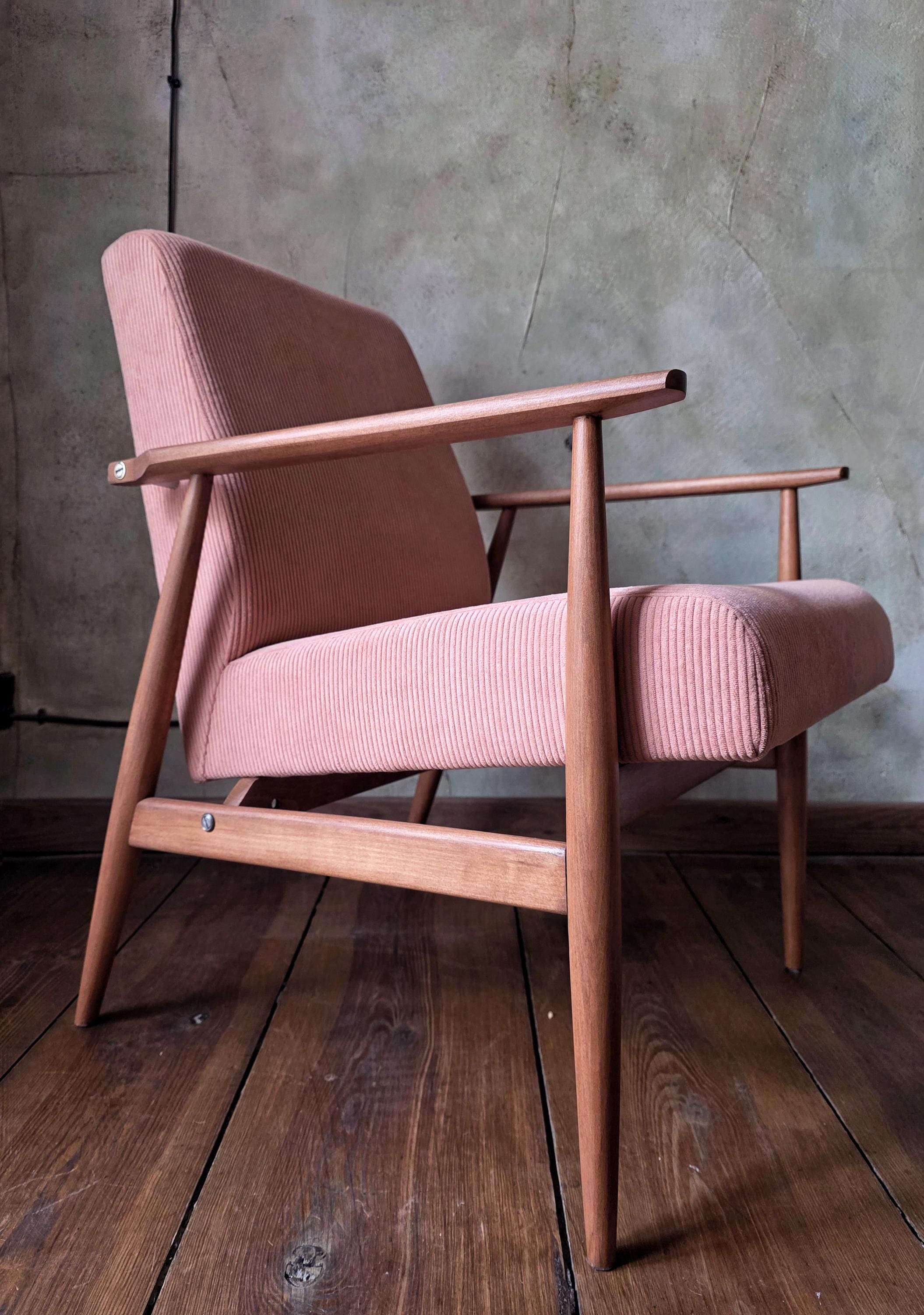 Fotel Lisek 300-190 PRL Design Vintage polish armchair mid century