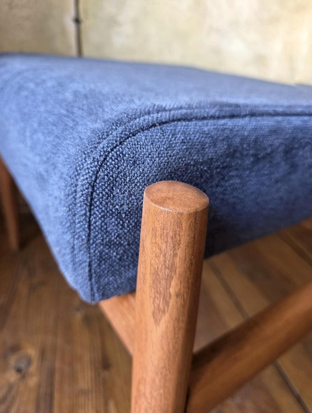 Fotel Lisek 300-190 PRL Design Vintage polish armchair with footrest mid century