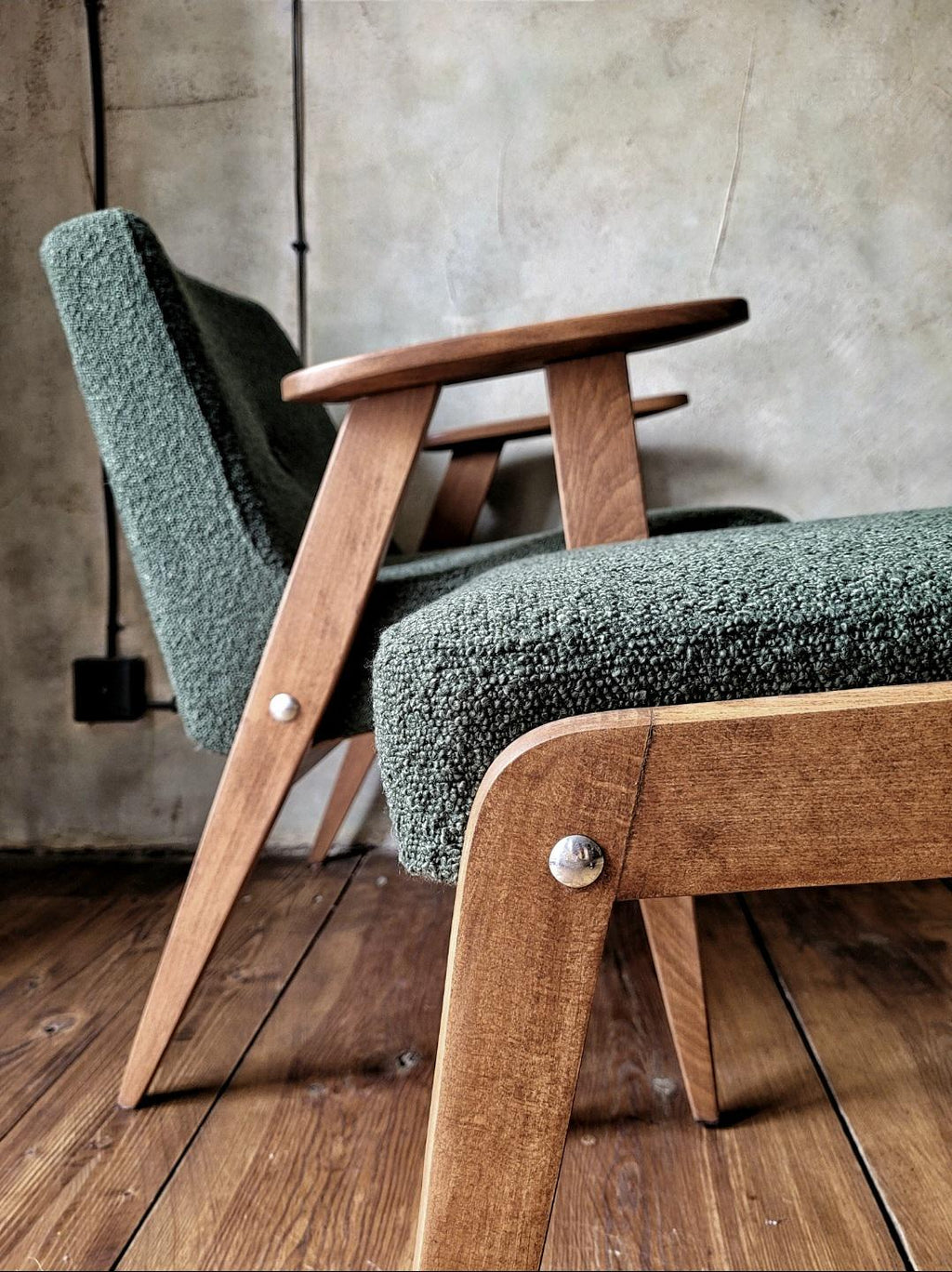 Fotel Chierowski 366 z podnóżkiem PRL Design Vintage polish armchair with footrest mid century