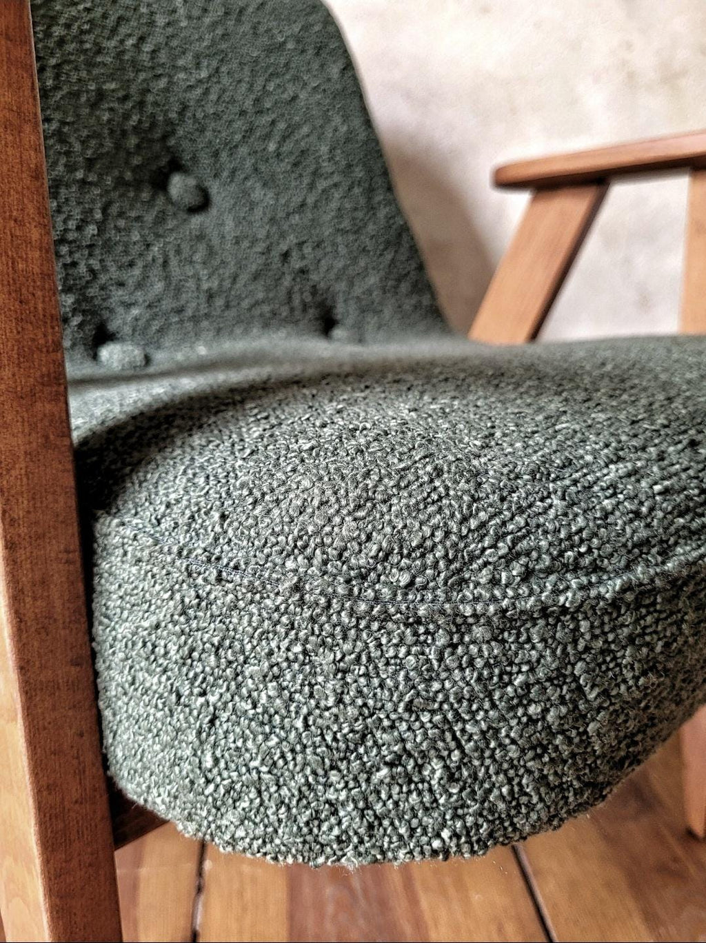 Fotel Chierowski 366 z podnóżkiem PRL Design Vintage polish armchair with footrest mid century
