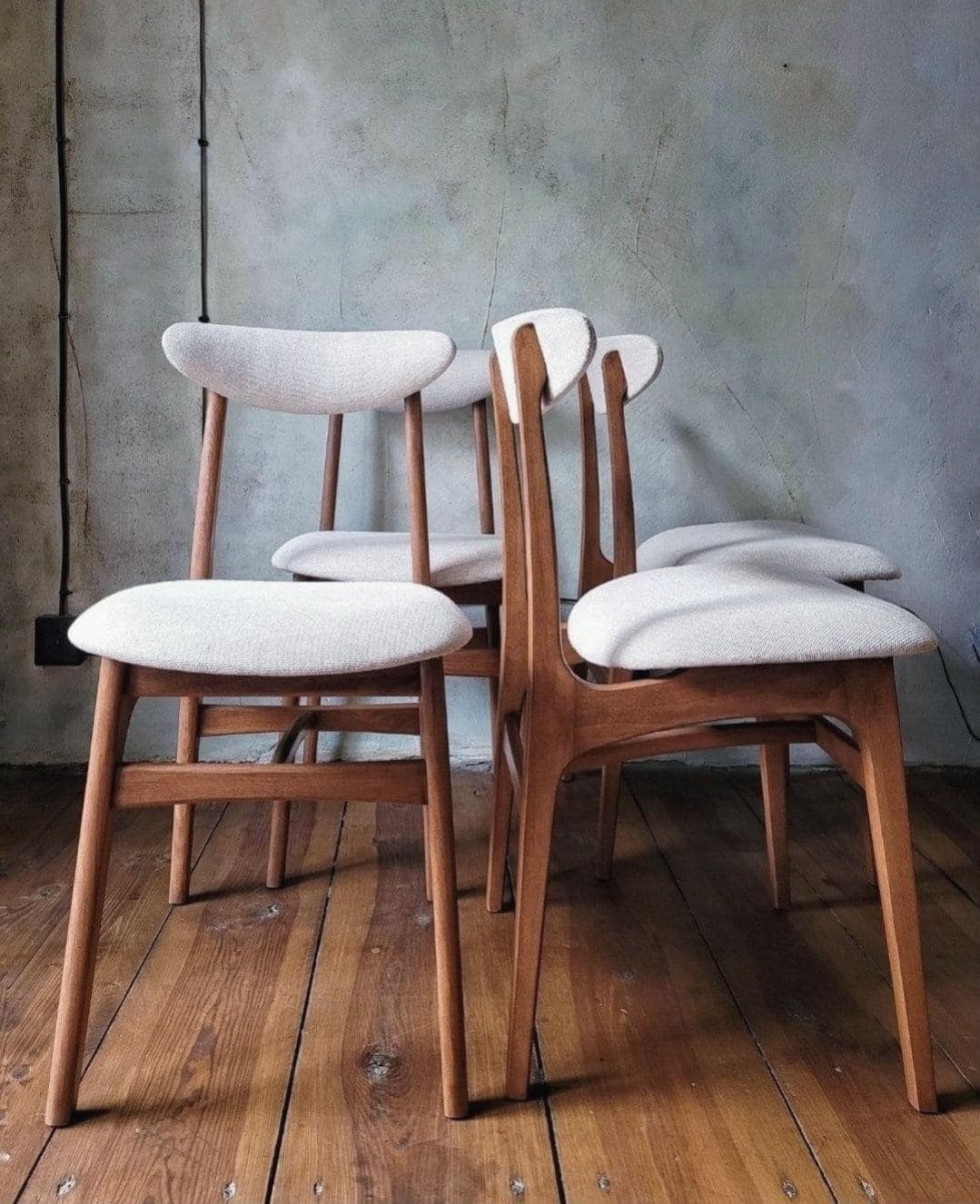 Krzesło Hałas 200-190 – polski design PRL, vintage