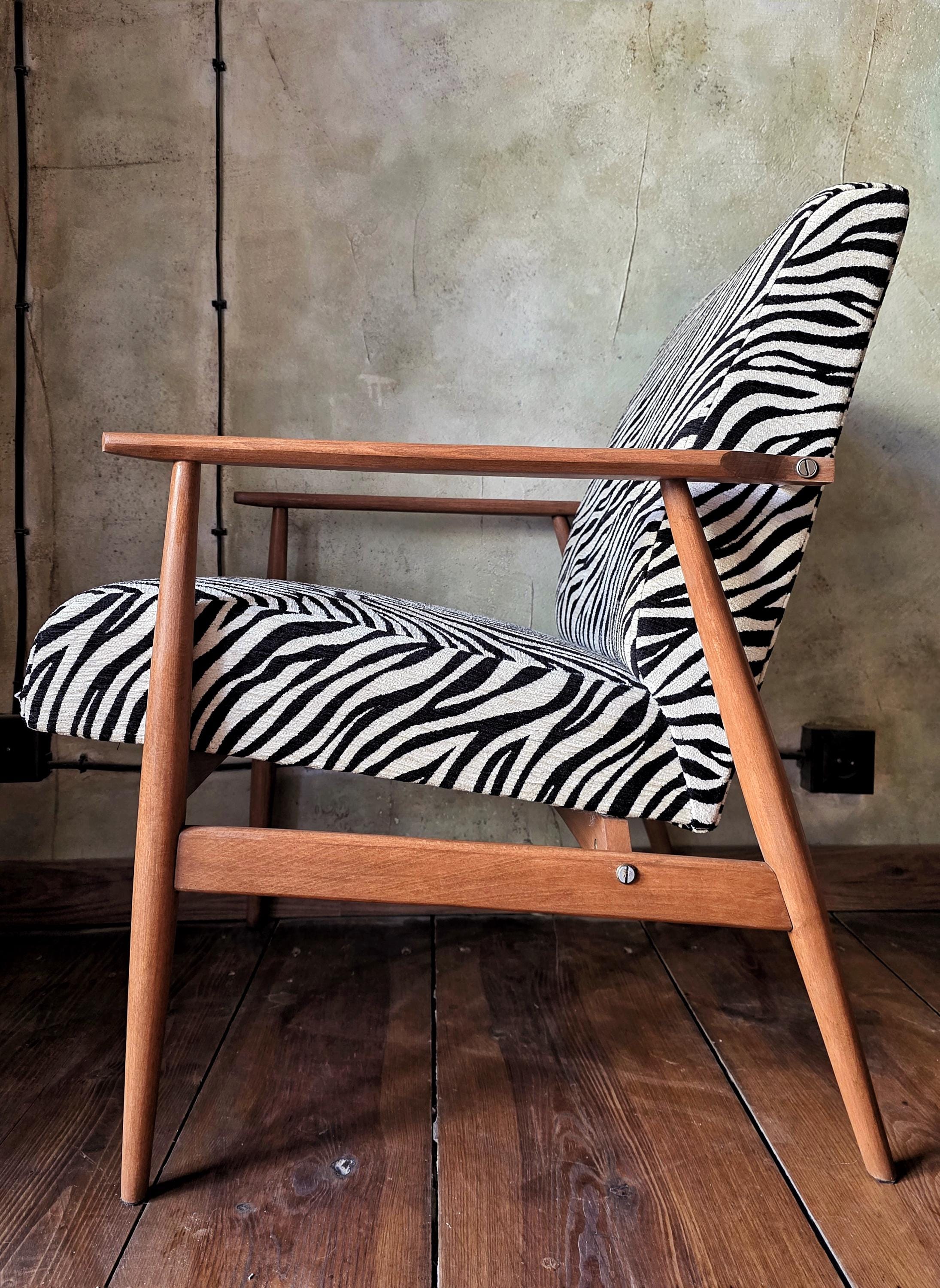 Fotel Lisek 300-190 PRL Design Vintage polish armchair mid century Zebra
