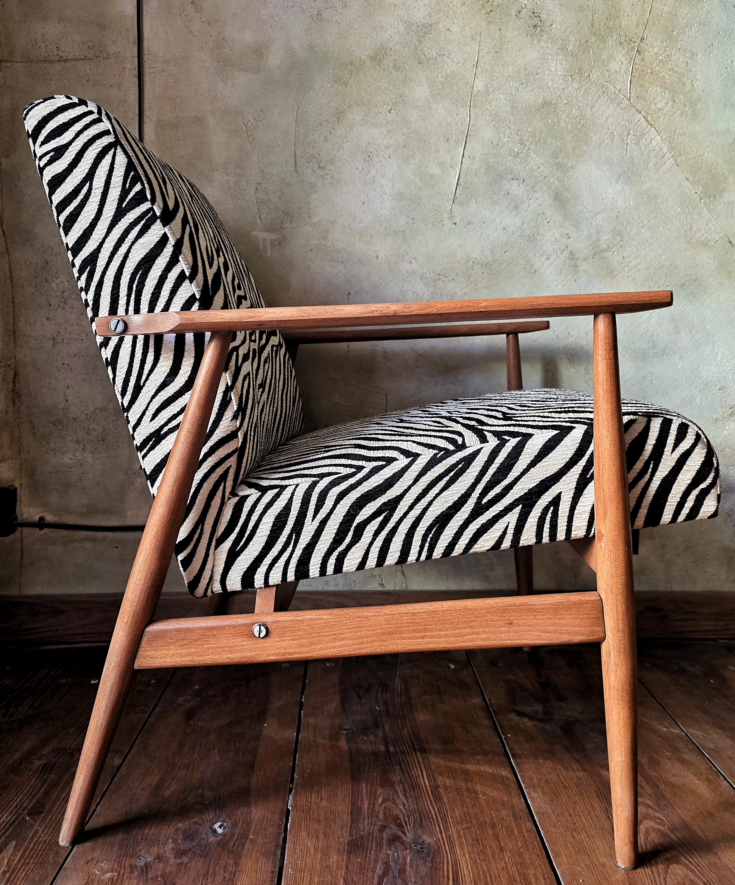 Fotel Lisek 300-190 PRL Design Vintage polish armchair mid century Zebra