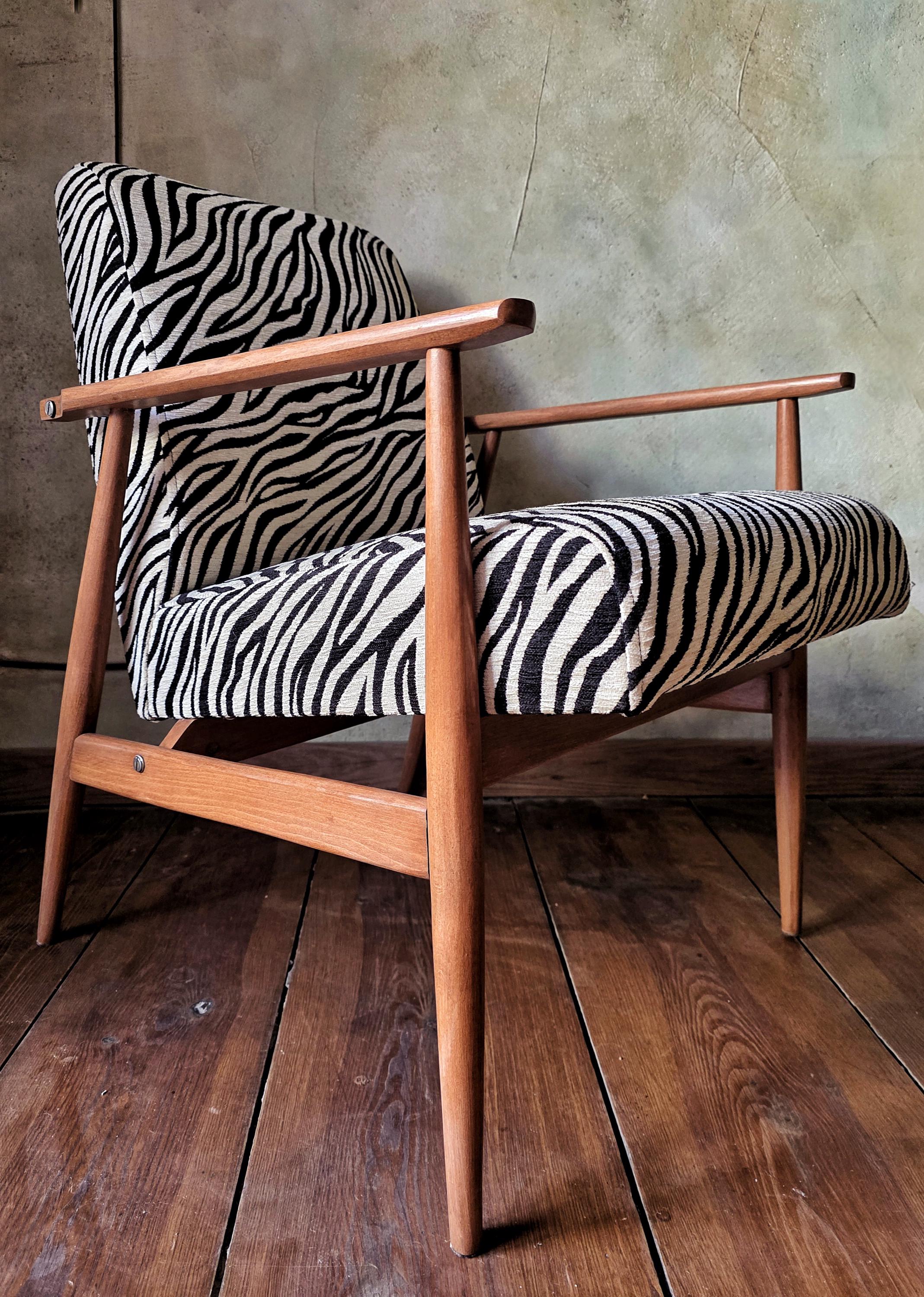 Fotel Lisek 300-190 PRL Design Vintage polish armchair mid century Zebra