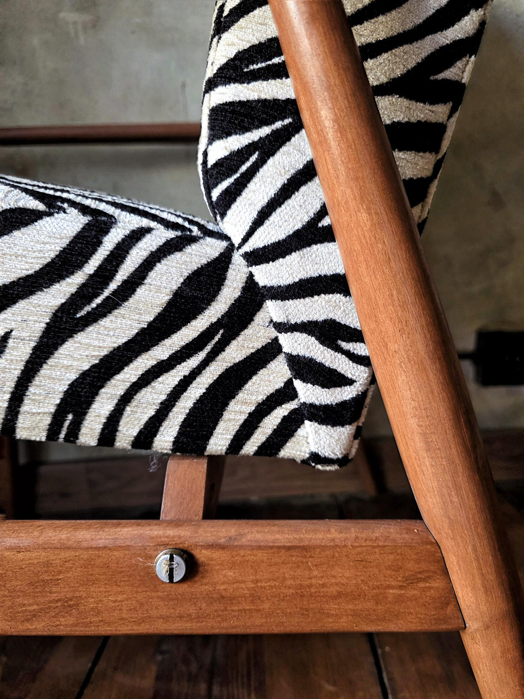 Fotel Lisek 300-190 PRL Design Vintage polish armchair mid century Zebra