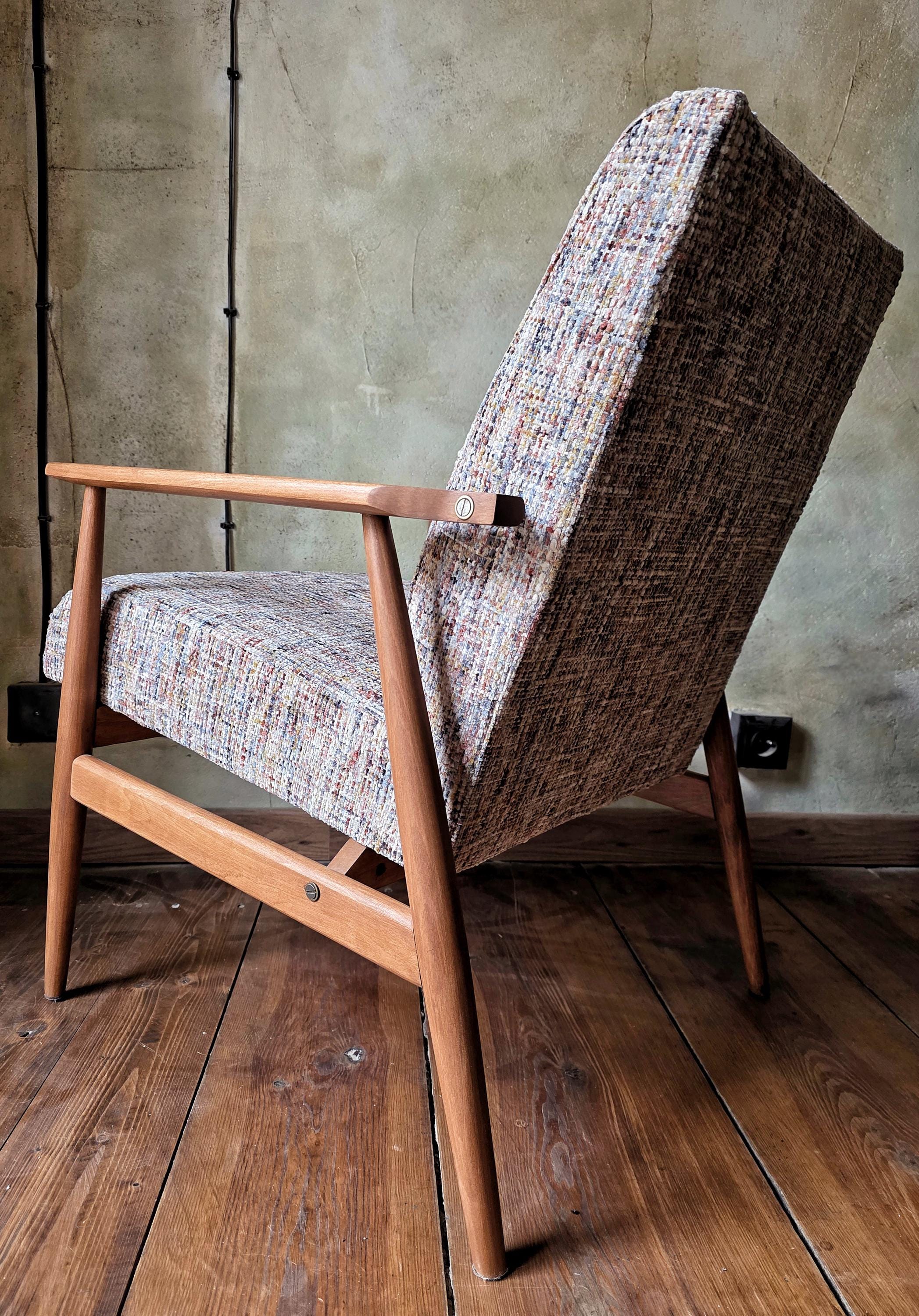 Fotel Lisek 300-190 PRL Design Vintage polish armchair with footrest mid century