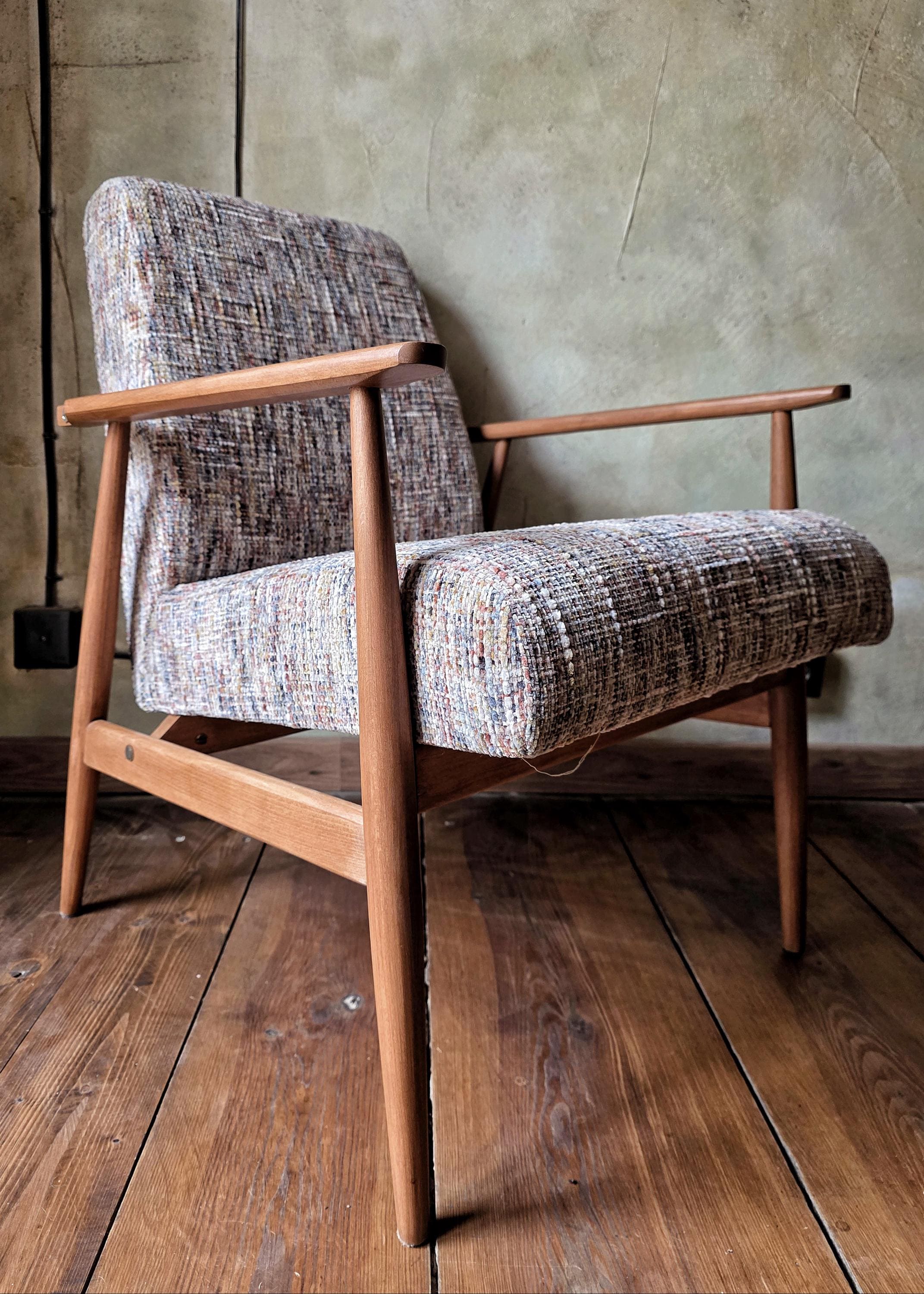 Fotel Lisek 300-190 PRL Design Vintage polish armchair with footrest mid century