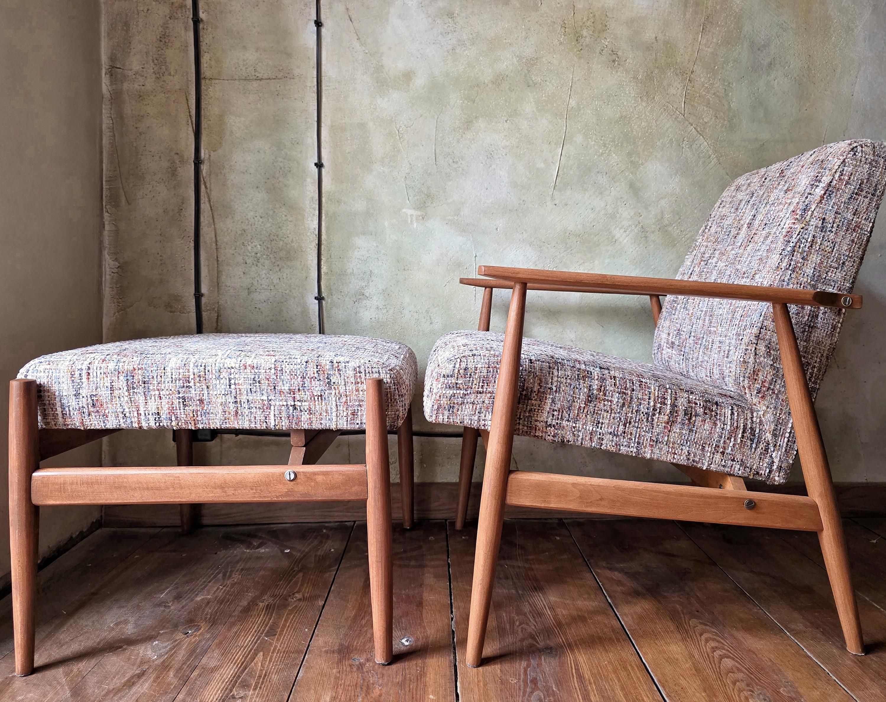 Fotel Lisek 300-190 PRL Design Vintage polish armchair with footrest mid century