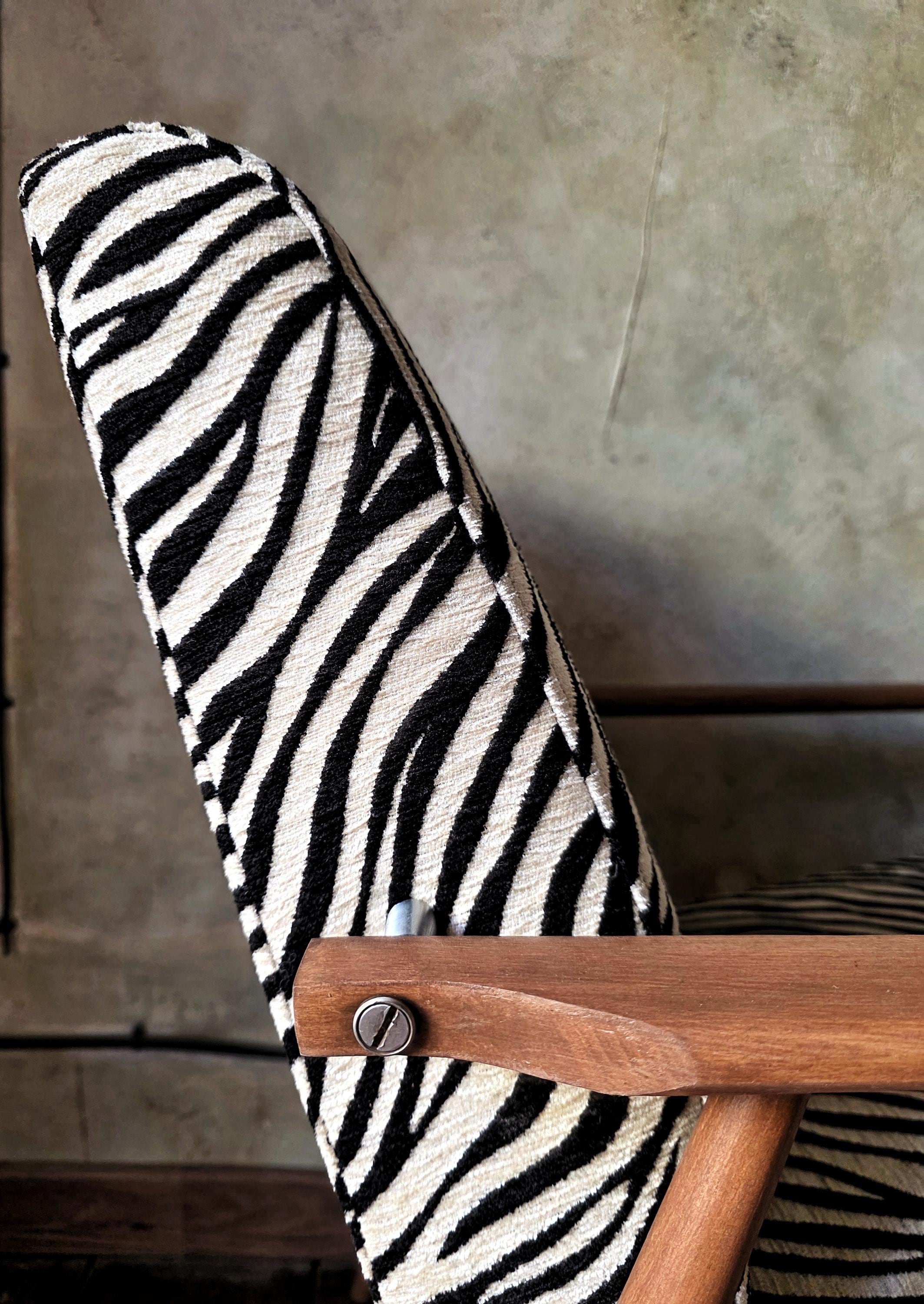 Fotel Lisek 300-190 PRL Design Vintage polish armchair mid century Zebra