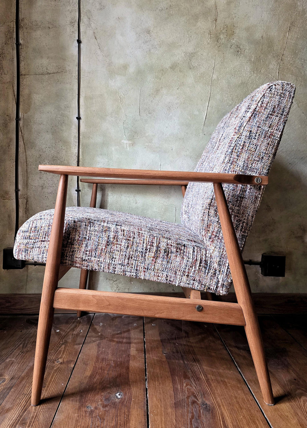 Fotel Lisek 300-190 PRL Design Vintage polish armchair with footrest mid century