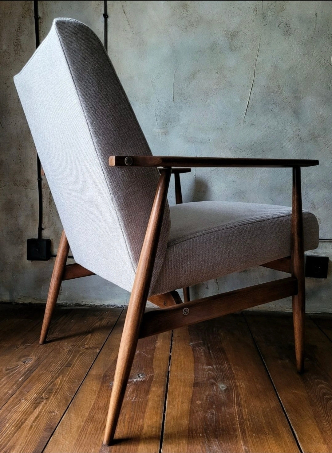 Fotel Lisek 300-190 PRL Design Vintage polish armchair with footrest mid century