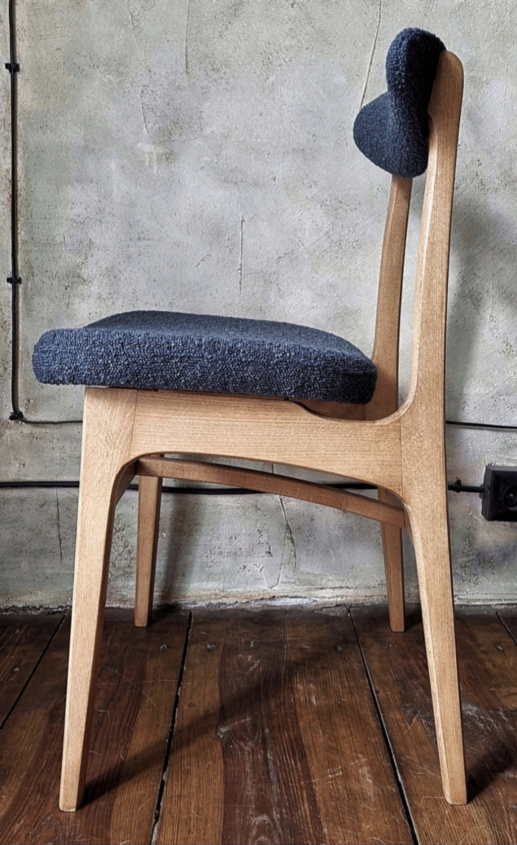 Krzesło Hałas 200-190 – polski design PRL, vintage
