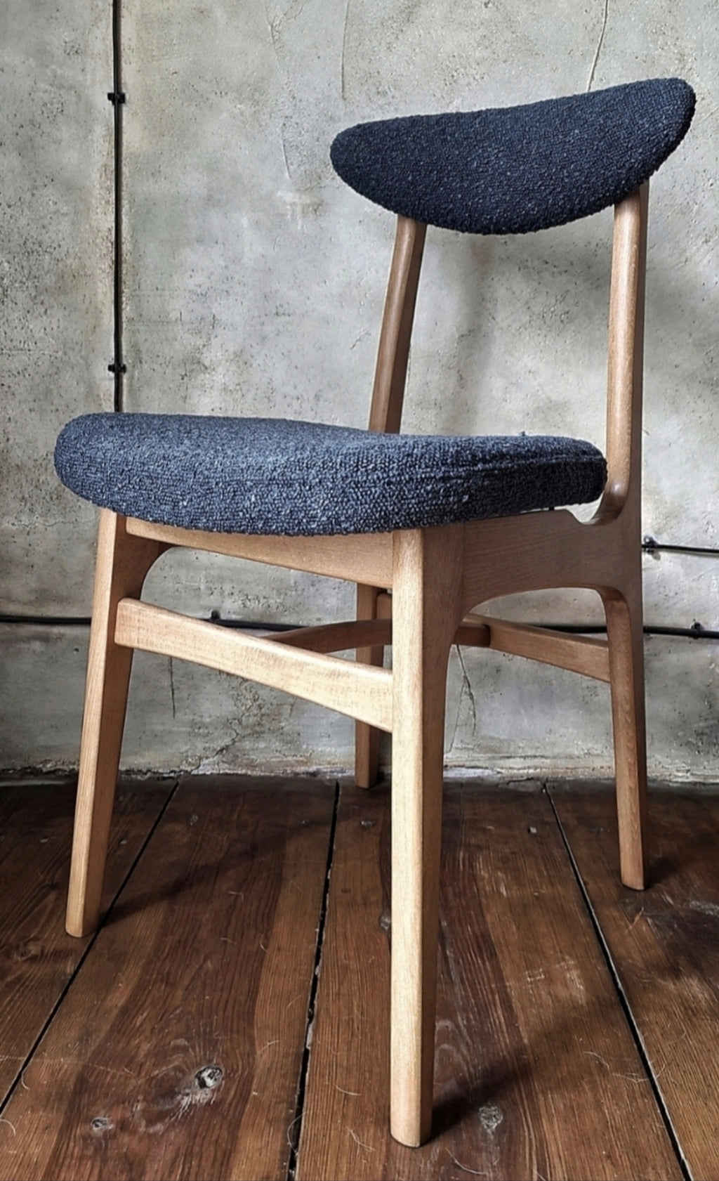 Krzesło Hałas 200-190 – polski design PRL, vintage