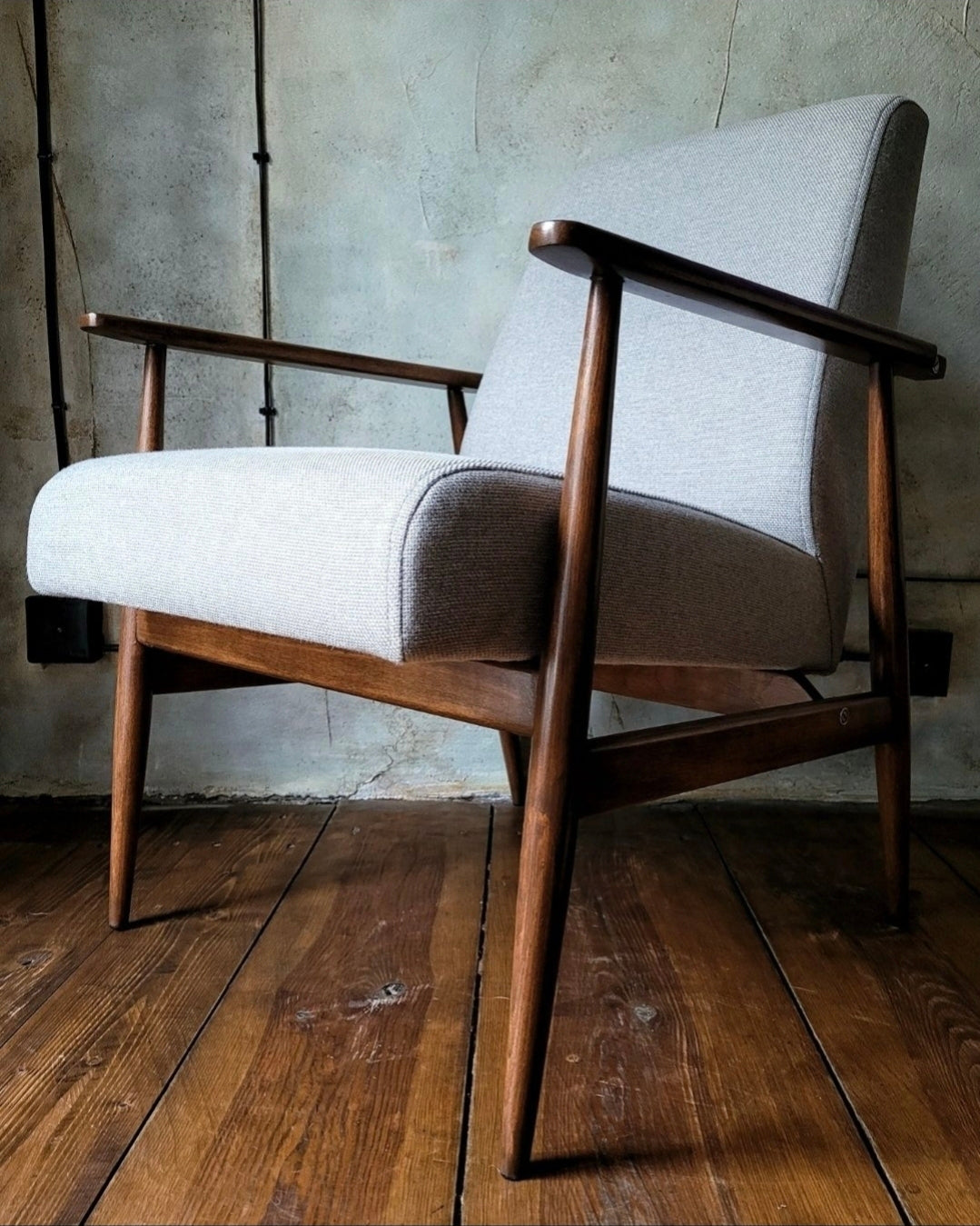 Fotel Lisek 300-190 PRL Design Vintage polish armchair with footrest mid century