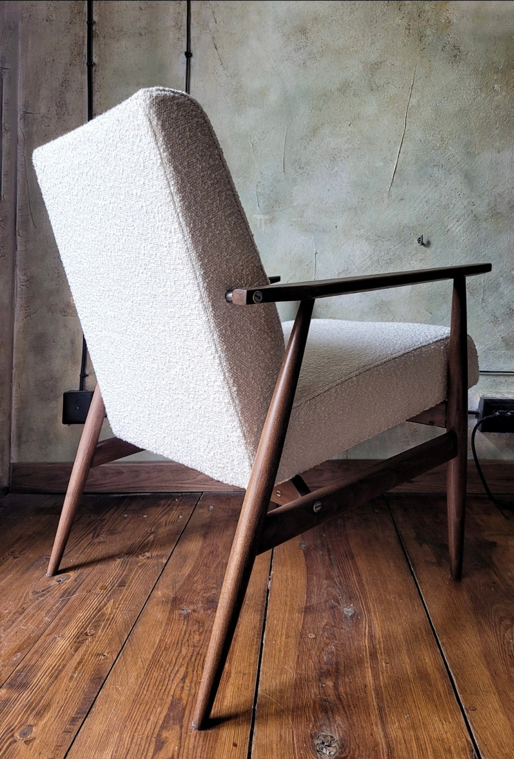 Fotel Lisek 300-190 PRL Design Vintage polish armchair with footrest mid century