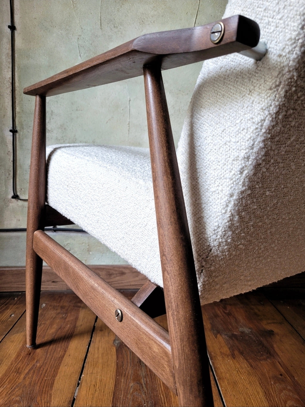 Fotel Lisek 300-190 PRL Design Vintage polish armchair with footrest mid century