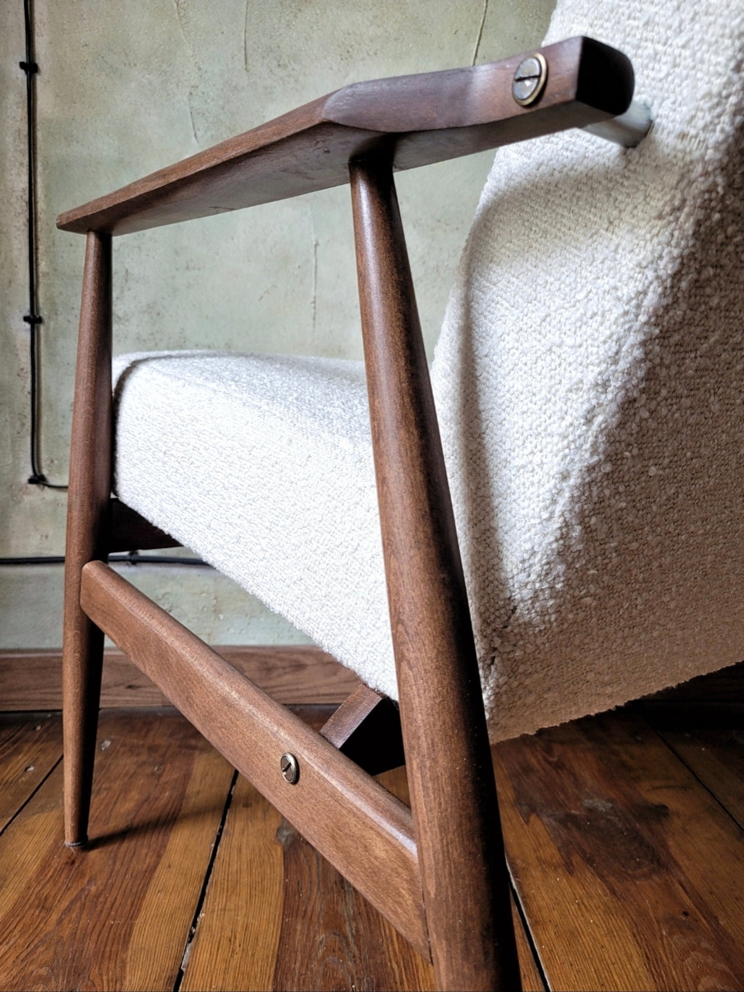 Fotel Lisek 300-190 PRL Design Vintage polish armchair with footrest mid century