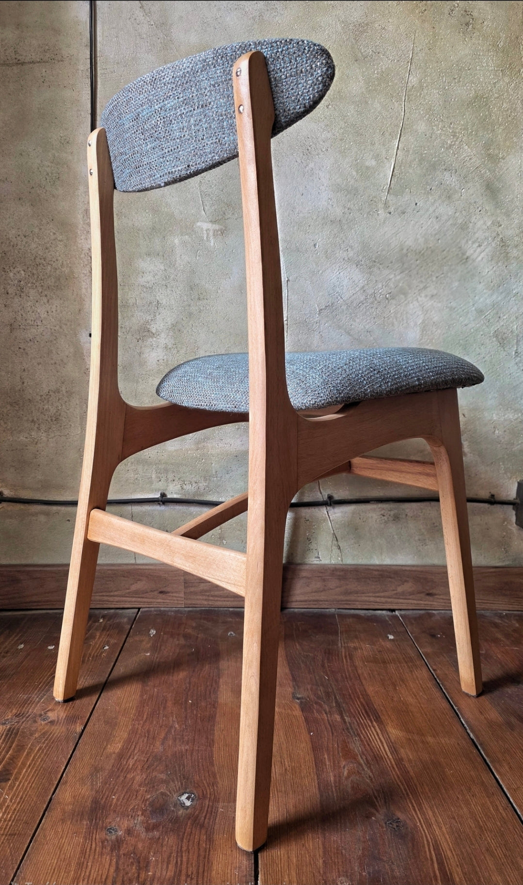 Krzesło Hałas 200-190 – polski design PRL, vintage