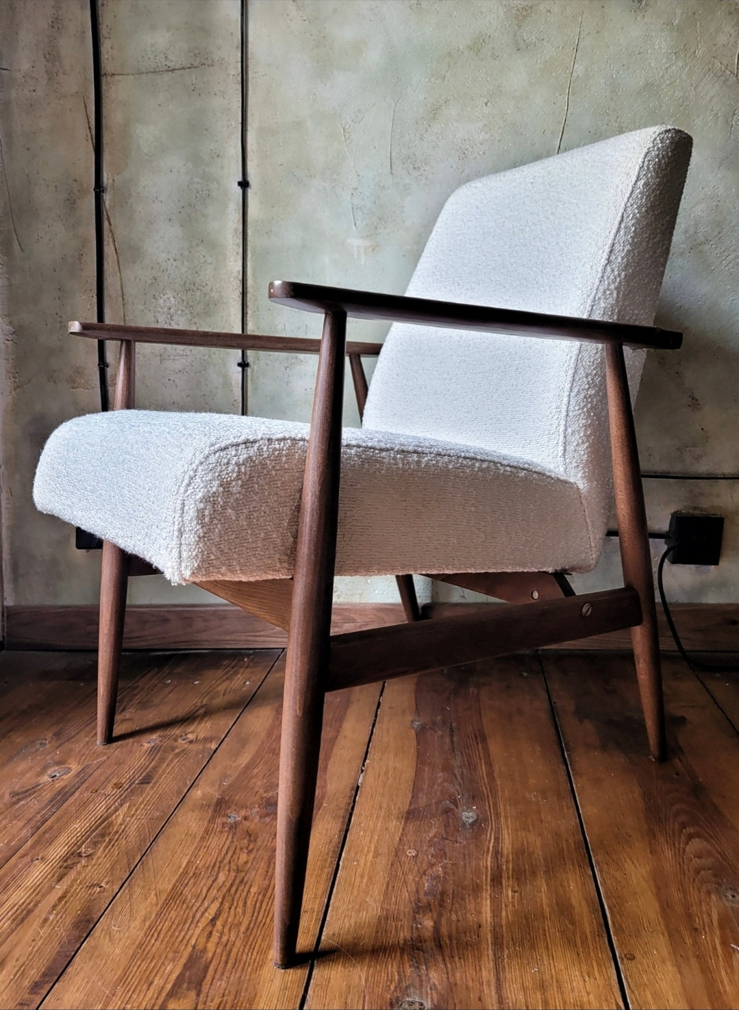 Fotel Lisek 300-190 PRL Design Vintage polish armchair with footrest mid century