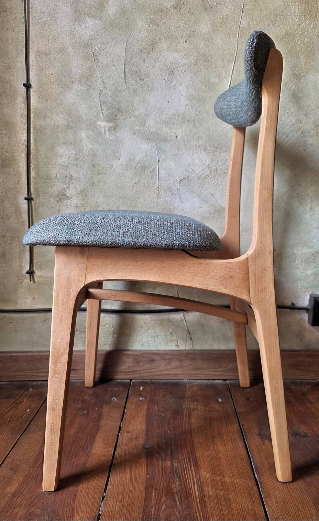 Krzesło Hałas 200-190 – polski design PRL, vintage