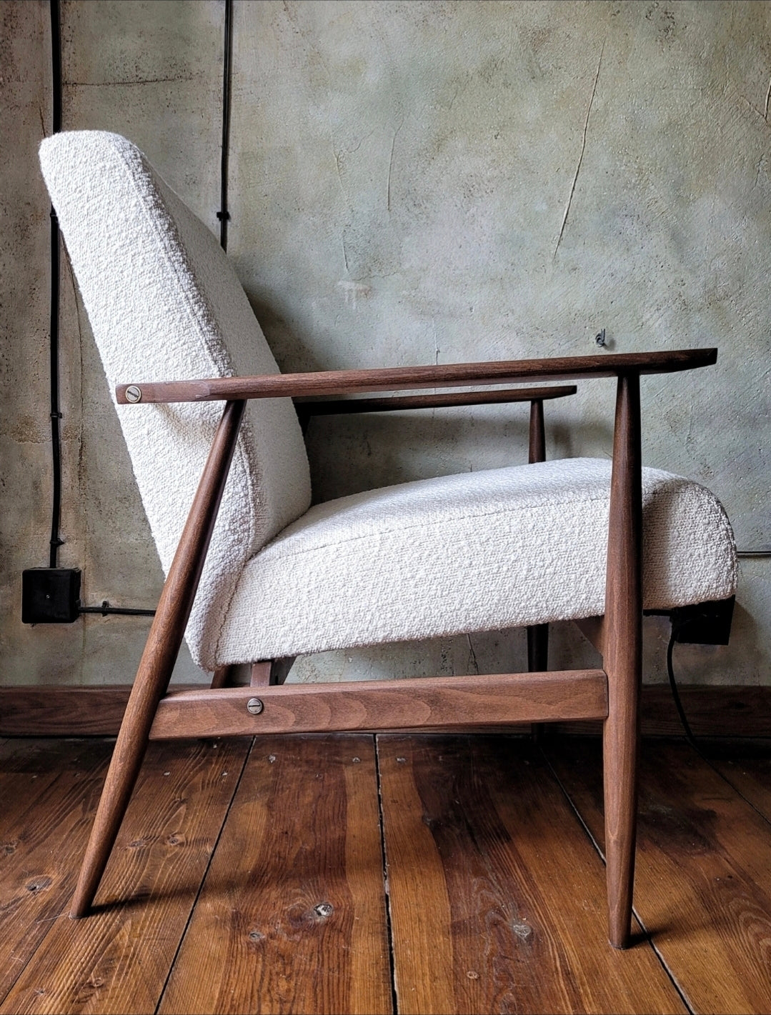 Fotel Lisek 300-190 PRL Design Vintage polish armchair with footrest mid century
