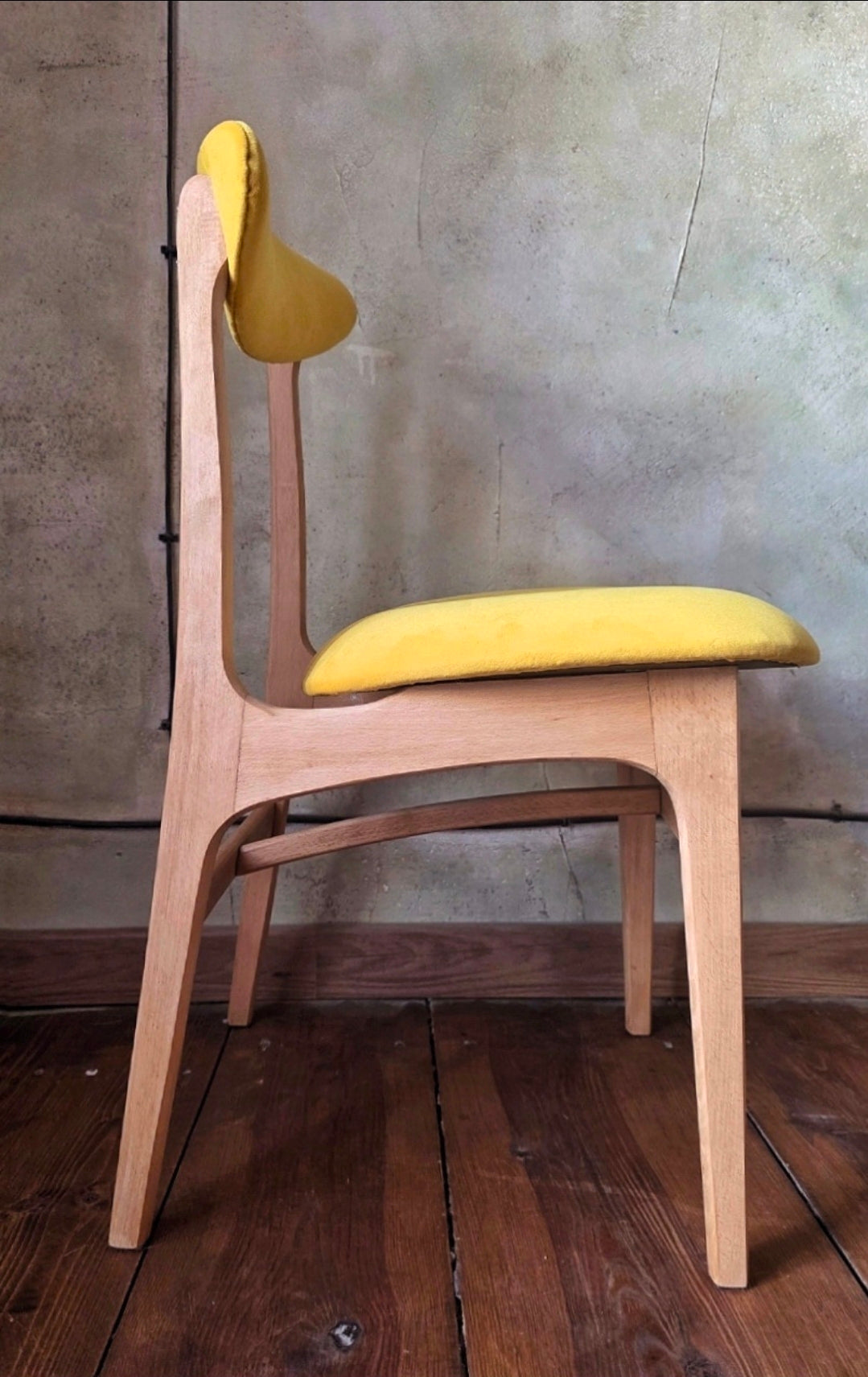 Krzesło Hałas 200-190 – polski design PRL, vintage